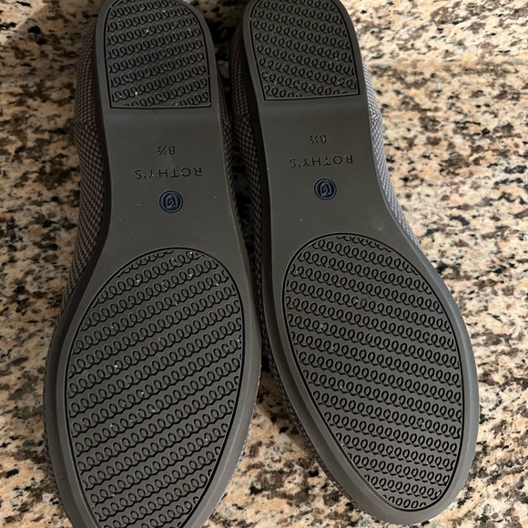 Rothy’s flat - Picture 4 of 4